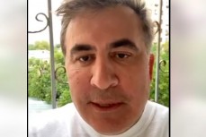 Адвокат Саакашвили: подзащитного можно освободить только помилованием, президент Грузии отказала в нём