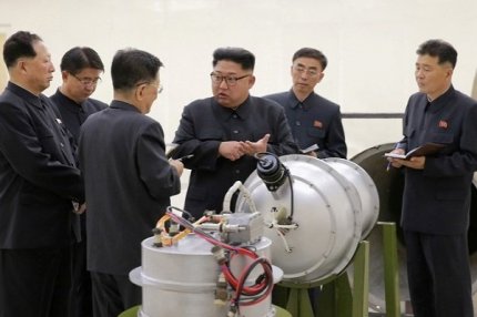Ким Чен Ын рассказывает о программе создания ядерного оружия в Пхеньяне