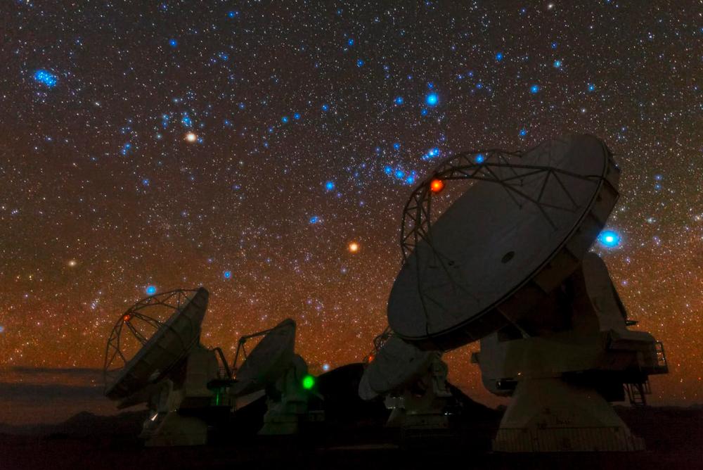 Странный радиосигнал из космоса приходит на Землю каждый час: учёные в недоумении