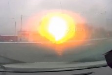 В Харькове водитель попал под обстрел и снял это на видео  