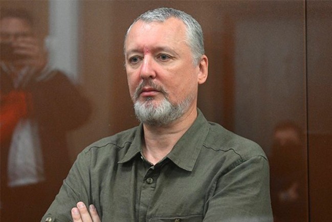 Экс-министр обороны ДНР Игорь Стрелков под стражей в суде