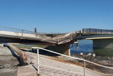 Разрушенный Чонгарский мост ударом ракеты Storm Shadow