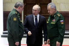 Путин с Шойгу и Герасимовым