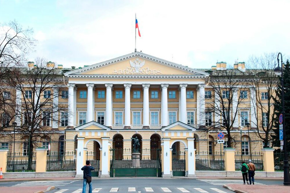 Нии спб. Смольный институт благородных девиц в Санкт-Петербурге. Смольный институт благородных девиц. Смольный институт благородных девиц 1764. Институт благородных девиц Смольный институт.