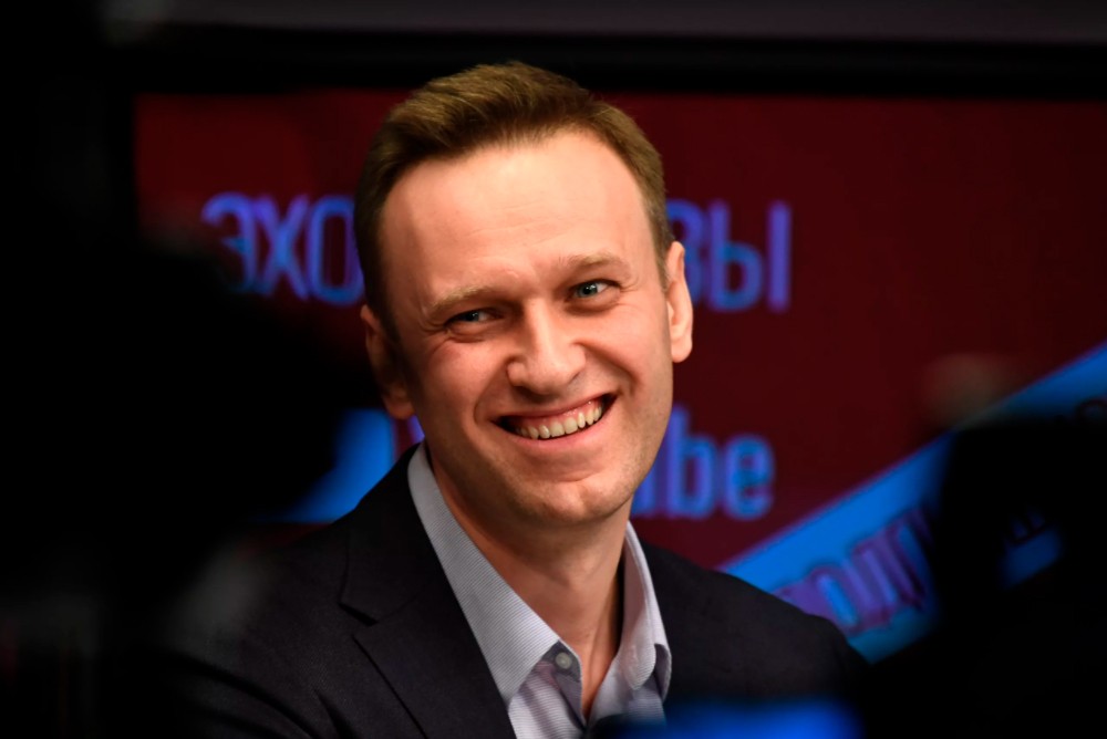 Депутаты из Томска потребовали от главы СК возбудить уголовное дело о покушении на Навального