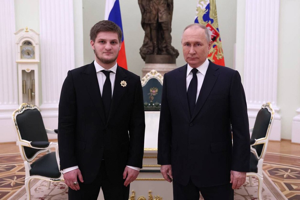 Кадыров готовит преемника? 17-летний сын Кадырова Ахмат встретился с Путиным
