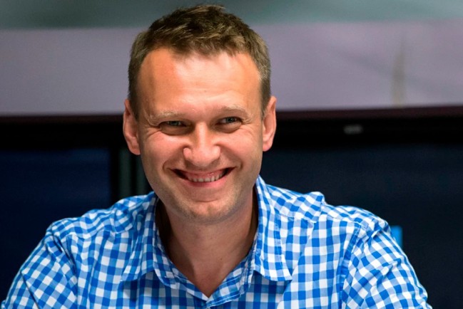 Российский оппозиционер, глава «Фонда борьбы с коррупцией» Алексей Навальный пришёл в себя