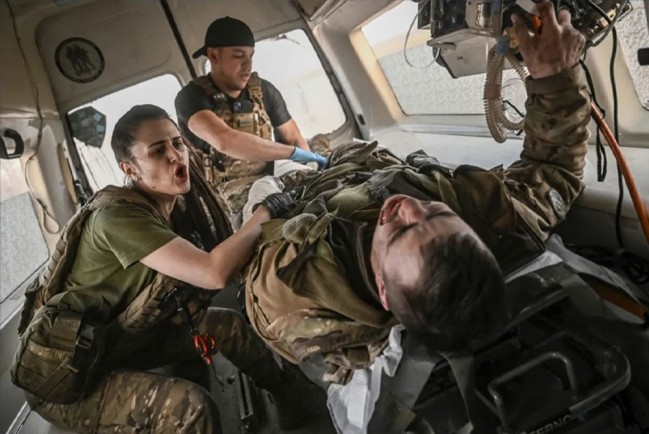 Раненный украинский военный