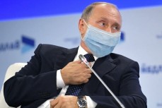 Путин самоизолировался от коронавируса