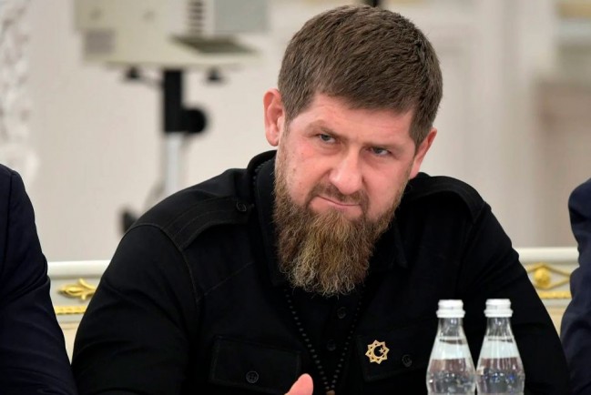 Кадыров потребовал сменить тактику проведения спецоперации на Украине