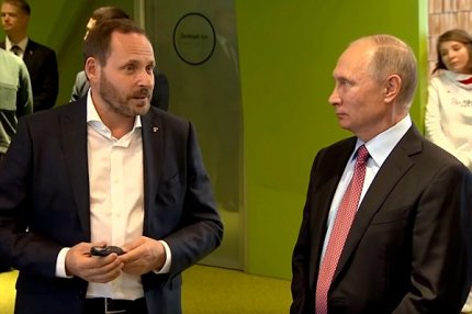 Владимир Путин и Аркадий Волож в офисе «Яндекса»