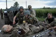Эвакуация раненных солдат ВСУ