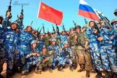 Россия готовит китайских десантников