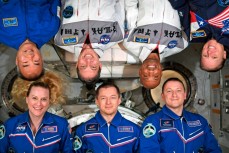 Как пукают космонавты на МКС и куда девается запах?