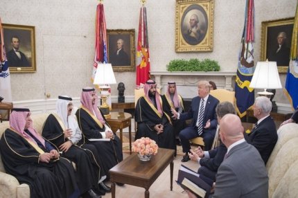 Дональд Трамп и Аравии Мухаммед бин Салман на встрече в Овальном кабинете. 