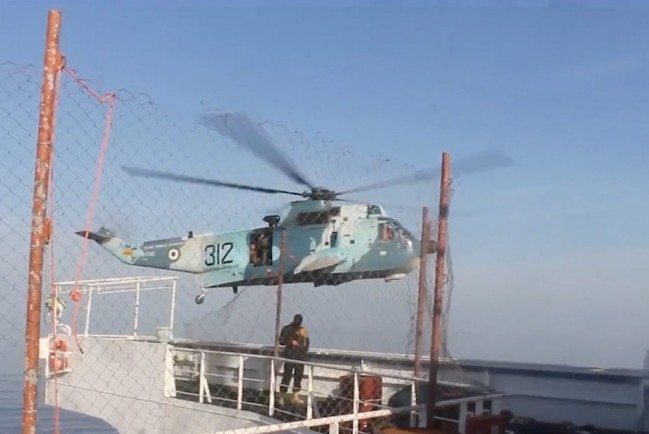 Спецназ ВМС Ирана вернул захваченный танкер из рук США