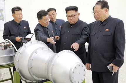 Ким Чен Ын рассказывает о программе создания ядерного оружия в Пхеньяне