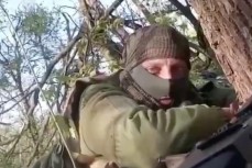 Грузинский наемник снял на видео момент ранение от прилёта российской мины 