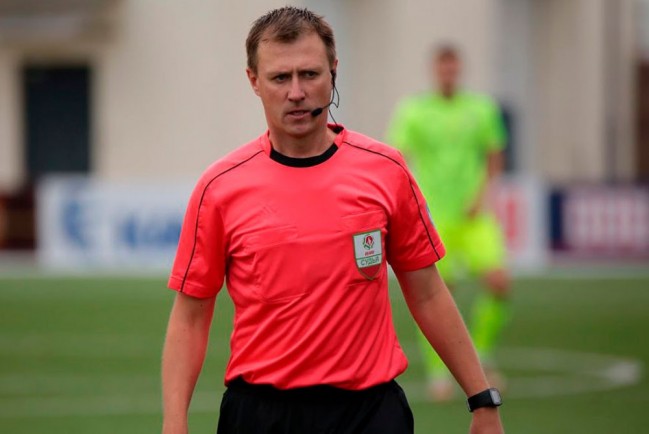 Белорусский арбитр Дмитрий Доля потерял сознание во время матча