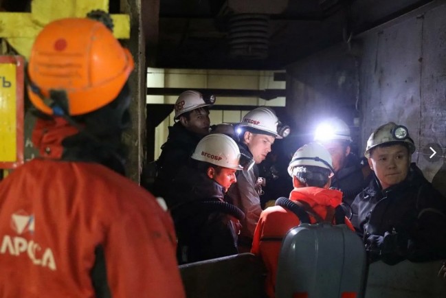 Якутия вспоминает жертв аварии на руднике "Мир"