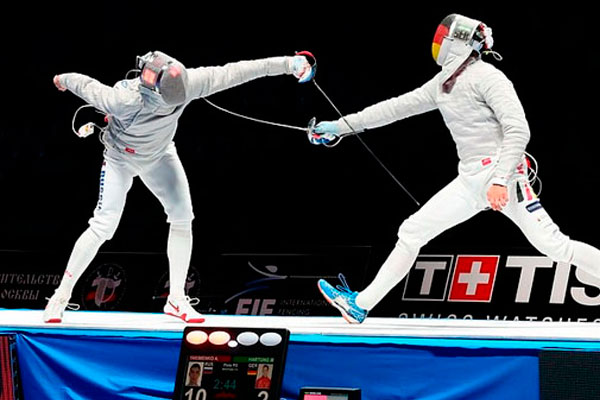 Золотые медали на чемпионате мира по фехтованию в Москве завоевали российские саблисты.