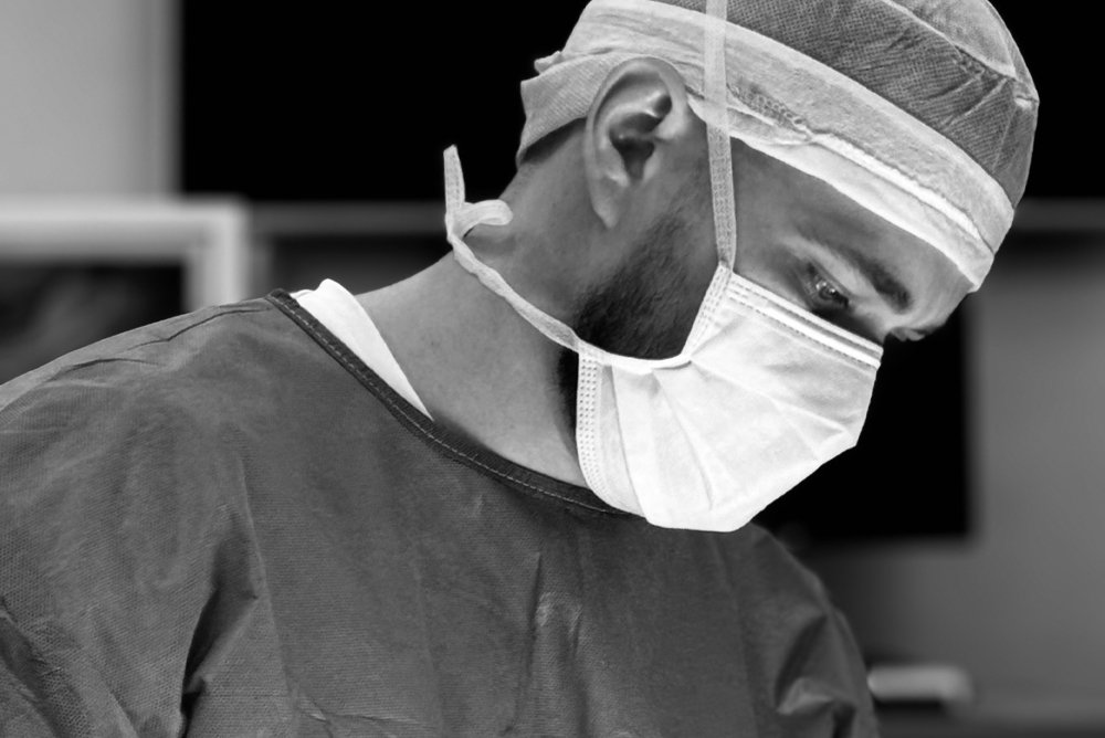 Пластический хирург Николай Глухов