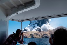 Извержение вулкана на острове Уайт-Айленд в Новой Зеландии