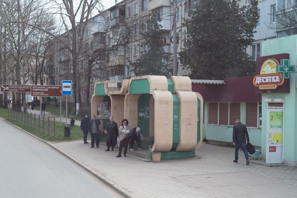 Автобусная остановка в Керчи
