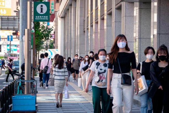 Массовое заражение «пожирающей плоть бактерией» в Японии