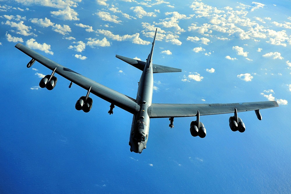 По Санкт-Петербургу совершил тренировочный пуск ядерными ракетами бомбардировщик B-52H Stratofortress ВВС США