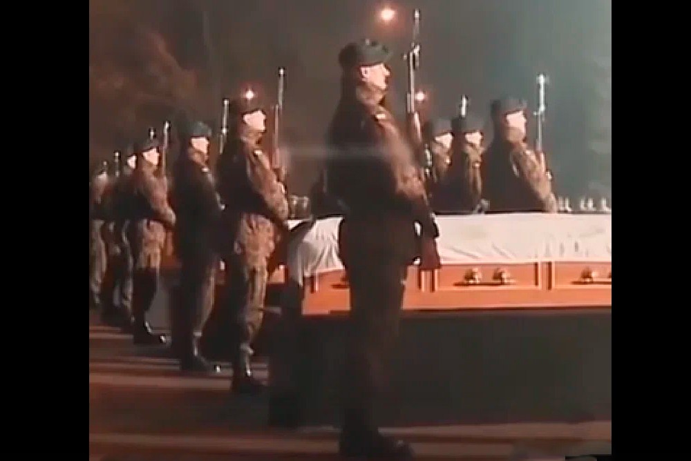 Погибшие на Украине польские военные прибыли на родину в гробах