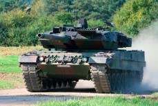 Франция и Польша намерены передать Украине танки AMX-10 RC и Leopard: на красные линии им наплевать