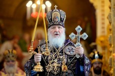 Патриарх Кирилл заявил, что в храме заразиться коронавирусом невозможно из-за благодати Божьей