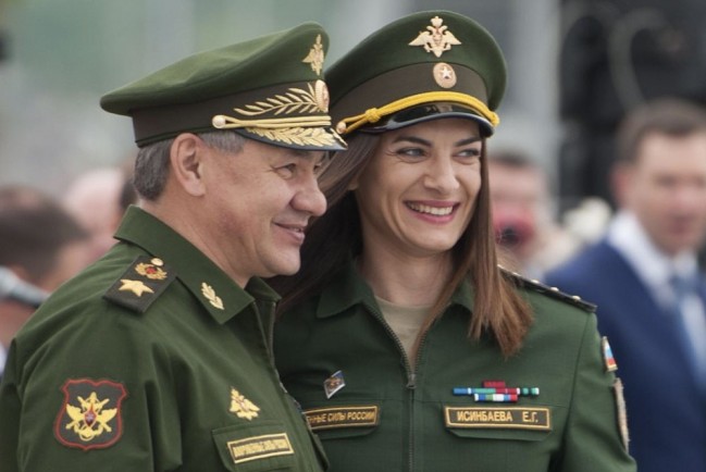 Елена Исинбаева с Сергеем Шойгу