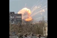 Обстрел военного аэродрома в Милитополе, сожженные танки под Херсоном, удар по Трипльской ТЭС под Киевом