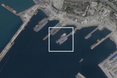 Спутниковый снимок БДК «Оленегорский горняк» в порту Новороссийска