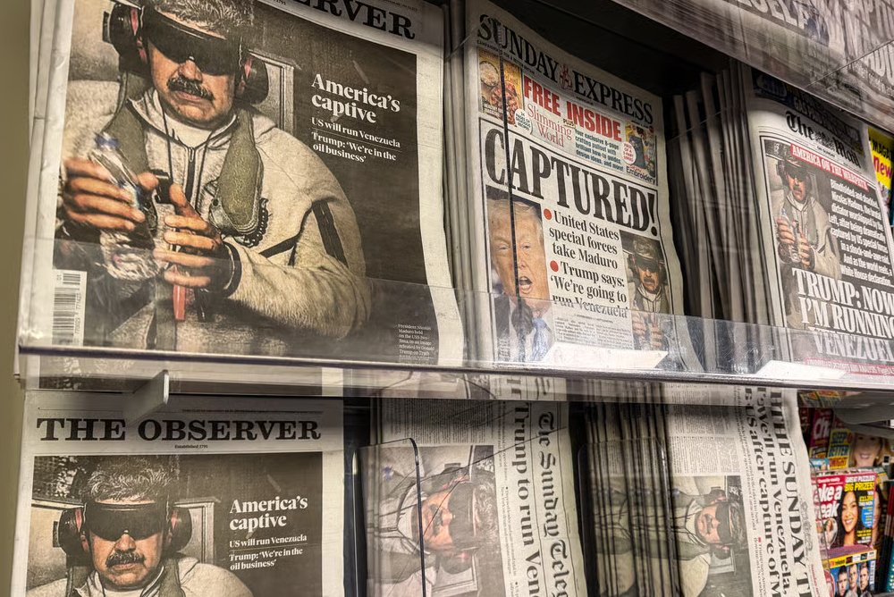 Газеты пестрят заголовками об аресте президента Венесуэлы Николаса Мадуро