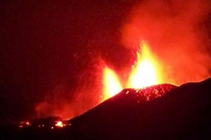 Извержение вулкана Эйяфьядлайёкюдль в 2010г
