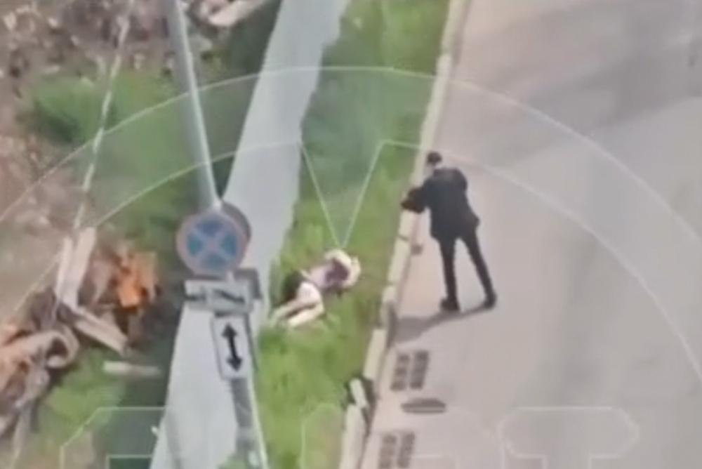 Мужчину застрелили на глазах очевидцев в Москве