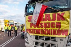 Забастовка польских перевозчиков бьет по боеспособности украинской армии