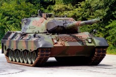 Германия продаст Украине 88 старых танков Leopard 1, которые нужно отремонтировать