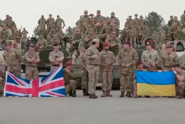Душевное видео тренировок украинских военных в Британии