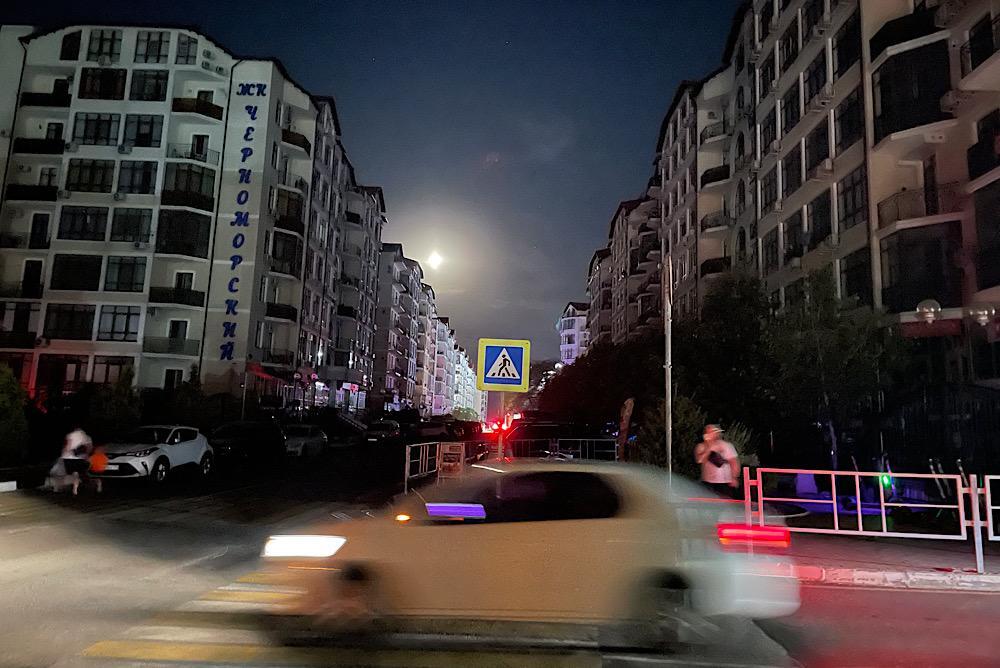 Геленджик страдает без света — жители города в отчаянии подают коллективный иск в прокуратуру