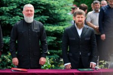 Депутат Госдумы от ЕР Адам Делимханов поклялся отрезать головы членам семьи экс-судьи Верховного суда Чечни Сайди Янгулбаева