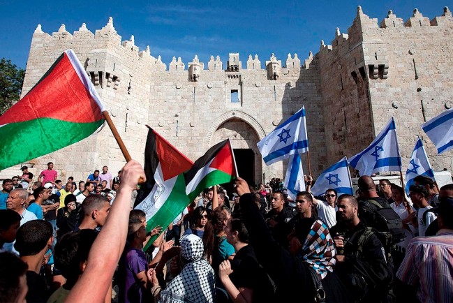 Палестинцы и израильтяне спорят чей Иерусалим