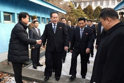 Представители Северной и Южной Кореи
