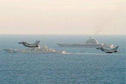 "Адмирал Кузнецов" в проливе Гибралтар.
