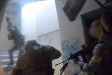 Ожесточенные бои в промзоне Северодонецка снял на видео иностранный наёмник