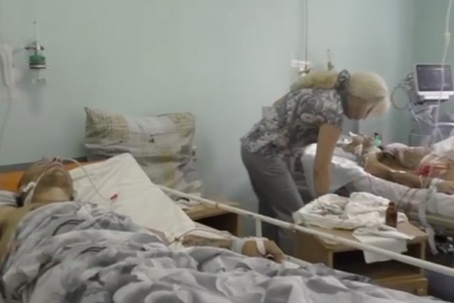 Видео азовцев* в тяжелом состоянии в больнице Донецка     
