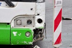 Автобусы ежедневно попадают в аварии в Петербурге после старта транспортной реформы